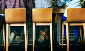 Why Metal Chairs Are Making a Strong Comeback in Modern Interiors